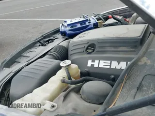 2013 Chrysler 300 S с VIN 2C3CCABT4DH644186, выставлен на аукционе IAAI как лот 41693442 с пробегом 102 802 миль миль и . История ставок и продаж доступна на DreamBid. Изображение 21.