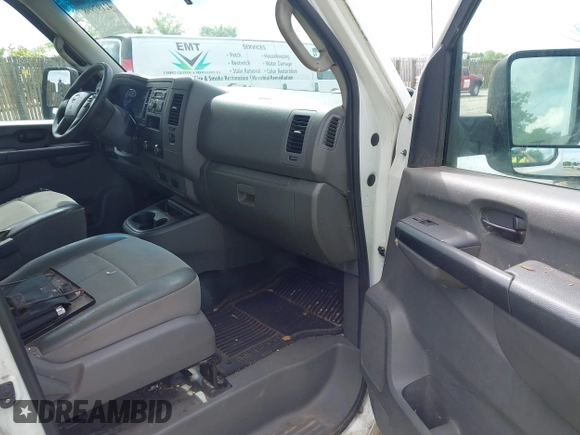 2014 Nissan NV S z VIN 1N6BF0KL4EN103105, wystawiony jako IAAI lot #42197998 z przebiegiem 337 550 mil mil oraz . Historia ofert i sprzedaży dostępna na DreamBid. Obrazek 5.