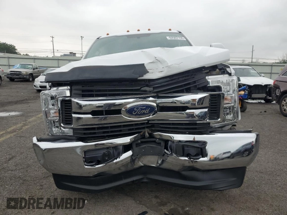2018 Ford F-250 XL with VIN 1FT7W2B68JED04577, listed as a Copart auction lot 62562155 with 80,457 mi miles and Salvage title. Bid and sale history available at DreamBid. Image 5.