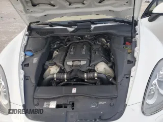 2012 Porsche Cayenne Turbo z VIN WP1AC2A23CLA83951, wystawiony jako Copart lot #82380594 z przebiegiem Nie podano mil oraz Szkoda całkowita • Salvage title. Historia ofert i sprzedaży dostępna na DreamBid. Obrazek 13.
