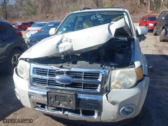 2009 Ford Escape Limited with VIN 1FMCU94G49KA42830, listed as a IAAI auction lot 41815033 with 91,952 mi miles. Bid and sale history available at carsss.com. Image 12.