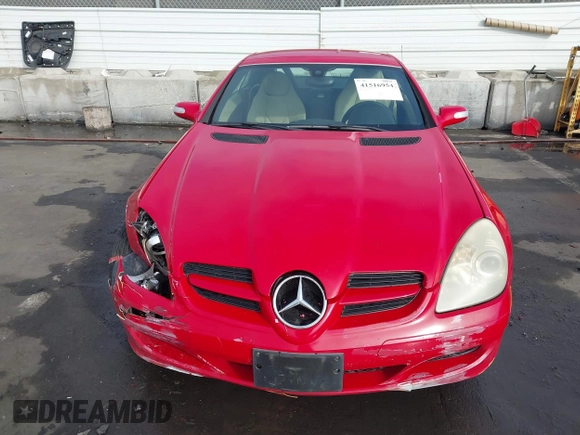2008 Mercedes-Benz SLK-Class 3.0L with VIN WDBWK54F58F177151, listed as a IAAI auction lot 41516954 with 201,431 mi miles. Bid and sale history available at carsss.com. Image 12.