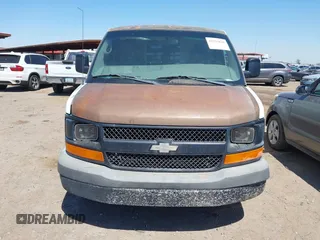 2005 Chevrolet Express Cargo z VIN 1GCFG15X851193419, wystawiony jako IAAI lot #42293836 z przebiegiem 240 169 mil mil oraz . Historia ofert i sprzedaży dostępna na DreamBid. Obrazek 6.