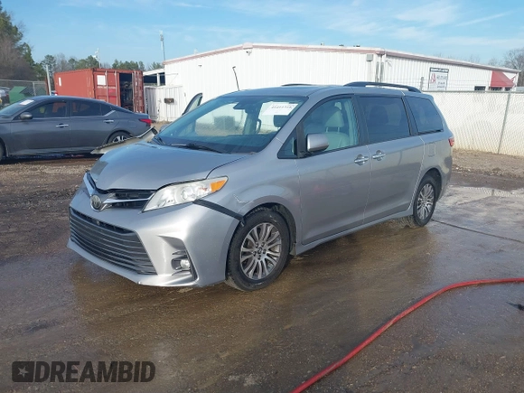 2018 Toyota Sienna XLE Auto Access Seat with VIN 5TDYZ3DC6JS928313, listed as a IAAI auction lot 41411318 with 145,480 mi miles. Bid and sale history available at carsss.com. Image 22.
