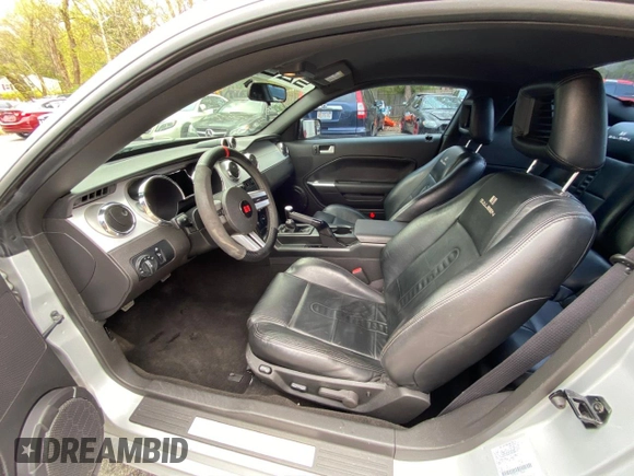2007 Ford Mustang GT Deluxe z VIN 1ZVFT82H075200647, wystawiony jako Copart lot #58298455 z przebiegiem 73 813 mil mil oraz Czysty tytuł • Clean title. Historia ofert i sprzedaży dostępna na DreamBid. Obrazek 9.