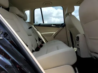 2017 Volkswagen Tiguan S z VIN WVGAV7AX4HK014019, wystawiony jako Copart lot #59749005 z przebiegiem 49 100 mil mil oraz Szkoda całkowita • Salvage title. Historia ofert i sprzedaży dostępna na DreamBid. Obrazek 11.