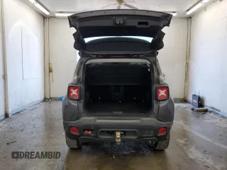 2019 Jeep Renegade Trailhawk z VIN ZACNJBC15KPJ98541, wystawiony jako Copart lot #46885945 z przebiegiem 78 416 mil mil oraz Szkoda całkowita • Salvage title. Historia ofert i sprzedaży dostępna na DreamBid. Obrazek 6.