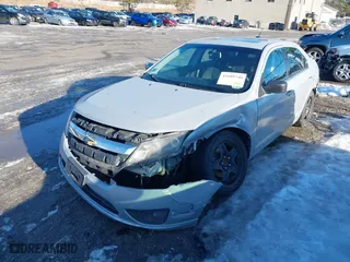 2010 Ford Fusion SE with VIN 3FAHP0HA5AR187173, listed as a IAAI auction lot 41689740 with 135,061 mi miles. Bid and sale history available at carsss.com. Image 17.