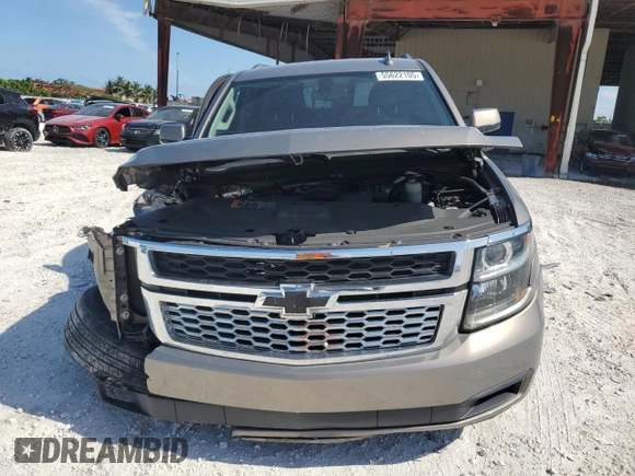 2018 Chevrolet Suburban LS z VIN 1GNSCGKC6JR249746, wystawiony jako Copart lot #55622105 z przebiegiem 126 378 mil mil oraz Szkoda całkowita • Salvage title. Historia ofert i sprzedaży dostępna na DreamBid. Obrazek 5.