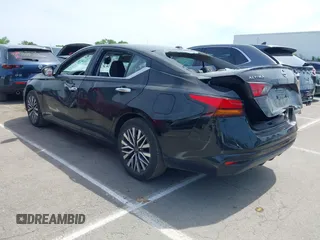 2025 Nissan Altima SV with VIN 1N4BL4DV6SN377960, listed as a IAAI auction lot 42174214 with 4,226 mi miles and . Bid and sale history available at DreamBid. Image 3.