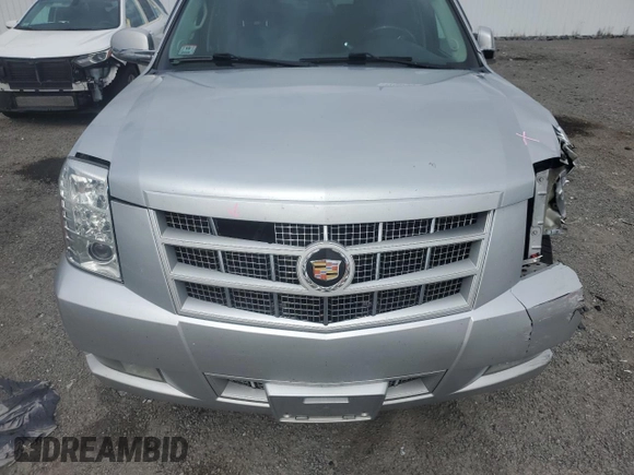 2013 Cadillac Escalade ESV Premium z VIN 1GYS4JEF9DR119791, wystawiony jako Copart lot #72402954 z przebiegiem 146 035 mil mil oraz Czysty tytuł • Clean title. Historia ofert i sprzedaży dostępna na DreamBid. Obrazek 12.