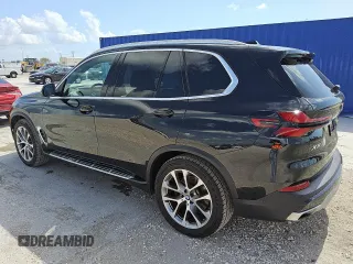 2024 BMW X5 xDrive40i z VIN 5UX23EU0XR9T66675, wystawiony jako Copart lot #57436555 z przebiegiem 36 652 mil mil oraz Czysty tytuł • Clean title. Historia ofert i sprzedaży dostępna na DreamBid. Obrazek 2.