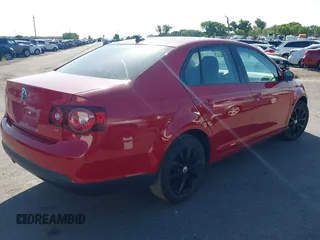 2010 Volkswagen Jetta Limited Edition с VIN 3VWRZ7AJ0AM167726, выставлен на аукционе IAAI как лот 42490634 с пробегом 220 553 миль миль и . История ставок и продаж доступна на DreamBid. Изображение 4.