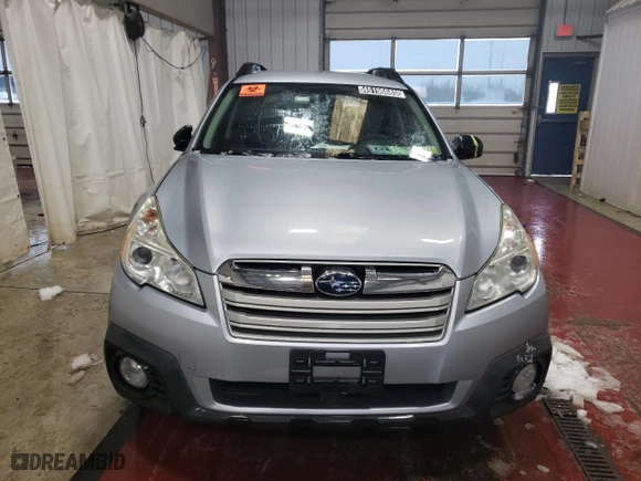2014 Subaru Outback 2.5i with VIN 4S4BRBAC4E3234002, listed as a Copart auction lot 45196685 with 111,045 mi miles and Clean Title. Bid and sale history available at carsss.com. Image 5.
