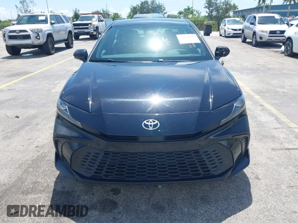 2025 Toyota Camry LE z VIN 4T1DAACK0SU024677, wystawiony jako IAAI lot #42468532 z przebiegiem 21 937 mil mil oraz . Historia ofert i sprzedaży dostępna na DreamBid. Obrazek 12.