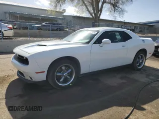 2018 Dodge Challenger SXT Plus z VIN 2C3CDZAGXJH172121, wystawiony jako Copart lot #51675825 z przebiegiem 31 305 mil mil oraz Szkoda całkowita • Salvage title. Historia ofert i sprzedaży dostępna na DreamBid. Obrazek 1.