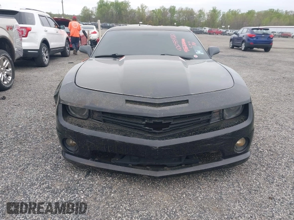 2010 Chevrolet Camaro 2SS z VIN 2G1FK1EJ9A9137692, wystawiony jako IAAI lot #42085420 z przebiegiem 169 665 mil mil oraz . Historia ofert i sprzedaży dostępna na DreamBid. Obrazek 12.