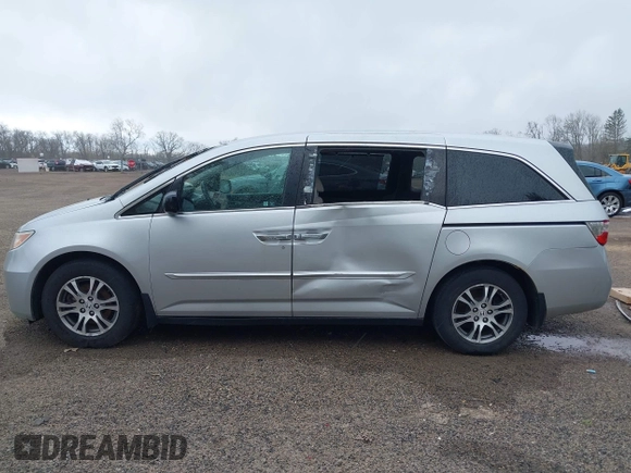 2011 Honda Odyssey EX with VIN 5FNRL5H42BB021018, listed as a IAAI auction lot 42044513 with 189,493 mi miles and . Bid and sale history available at carsss.com. Image 15.
