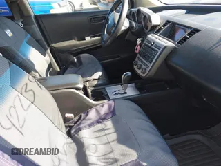 2005 Nissan Murano SL z VIN JN8AZ08W55W432899, wystawiony jako IAAI lot #42239445 z przebiegiem 146 619 mil mil oraz . Historia ofert i sprzedaży dostępna na DreamBid. Obrazek 5.