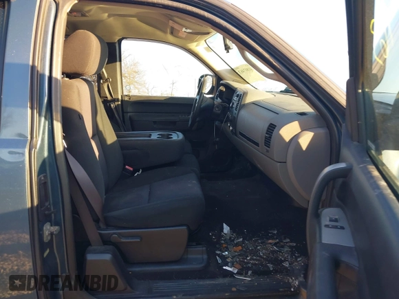 2010 Chevrolet Silverado 1500 LS with VIN 1GCSCREA6AZ123756, listed as a IAAI auction lot 41807463 with Not Provided miles. Bid and sale history available at carsss.com. Image 5.