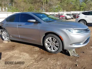 2015 Chrysler 200 Limited z VIN 1C3CCCAB2FN703119, wystawiony jako IAAI lot #41843499 z przebiegiem 127 534 mil mil oraz . Historia ofert i sprzedaży dostępna na DreamBid. Obrazek 1.