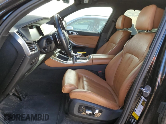 2019 BMW X5 xDrive40i z VIN 5UXCR6C58KLL35326, wystawiony jako Copart lot #88703115 z przebiegiem 126 911 mil mil oraz Szkoda całkowita • Salvage title. Historia ofert i sprzedaży dostępna na DreamBid. Obrazek 7.