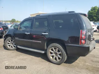 2010 GMC Yukon Denali with VIN 1GKUKEEF1AR277683, listed as a Copart auction lot 69675654 with 206,114 mi miles and Salvage Title. Bid and sale history available at carsss.com. Image 2.