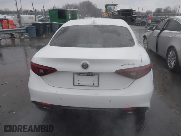 2017 Alfa Romeo Giulia with VIN ZARFAEBN5H7540188, listed as a IAAI auction lot 41619098 with 106,512 mi miles. Bid and sale history available at carsss.com. Image 16.