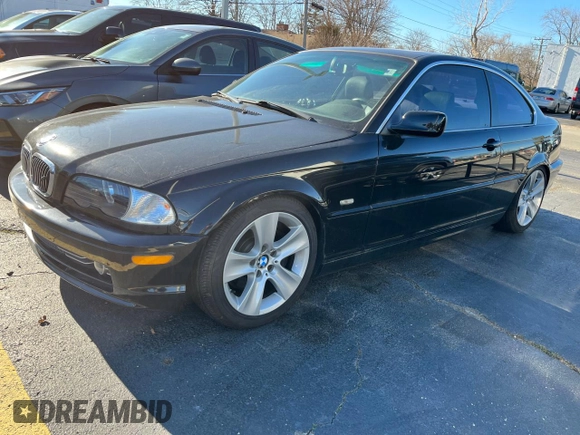 2001 BMW 3 Series 330Ci with VIN WBABN53461JU21722, listed as a Copart auction lot 87875375 with 114,676 mi miles and Clean Title. Bid and sale history available at carsss.com. Image 2.