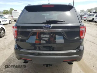 2018 Ford Explorer XLT z VIN 1FM5K8DH8JGB55978, wystawiony jako Copart lot #55089785 z przebiegiem 39 247 mil mil oraz Szkoda całkowita • Salvage title. Historia ofert i sprzedaży dostępna na DreamBid. Obrazek 6.