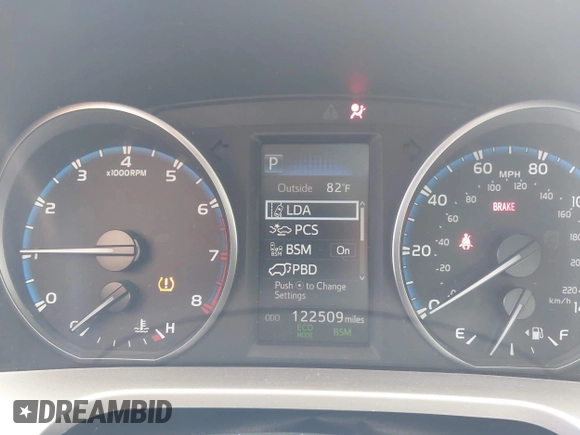 2018 Toyota RAV4 XLE z VIN JTMWFREV4JJ168138, wystawiony jako IAAI lot #41845337 z przebiegiem 122 509 mil mil oraz . Historia ofert i sprzedaży dostępna na DreamBid. Obrazek 7.