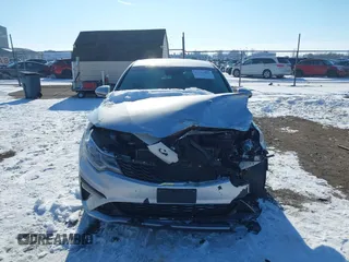 2020 Kia Optima LX z VIN 5XXGT4L30LG382312, wystawiony jako IAAI lot #41272843 z przebiegiem 118 633 mil mil oraz . Historia ofert i sprzedaży dostępna na DreamBid. Obrazek 12.