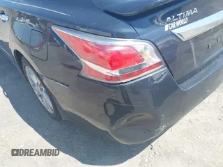 2014 Nissan Altima 2.5 S with VIN 1N4AL3AP4EC429257, listed as a IAAI auction lot 41976407 with 109,014 mi miles. Bid and sale history available at carsss.com. Image 14.