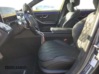 2024 Mercedes-Benz S 580 z VIN W1K6G7GB5RA265130, wystawiony jako Copart lot #82841994 z przebiegiem 7 330 mil mil oraz Szkoda całkowita • Salvage title. Historia ofert i sprzedaży dostępna na DreamBid. Obrazek 7.