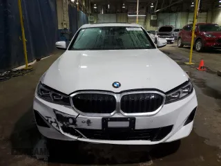 2025 BMW 3 Series 330i xDrive with VIN 3MW89CW01S8F06766, listed as a Copart auction lot 45226055 with 7,422 mi miles and Clean Title. Bid and sale history available at carsss.com. Image 5.