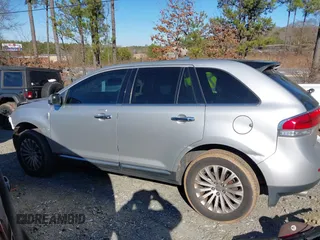 2014 Lincoln MKX with VIN 2LMDJ8JK3EBL15281, listed as a IAAI auction lot 41600646 with 201,995 mi miles. Bid and sale history available at carsss.com. Image 14.