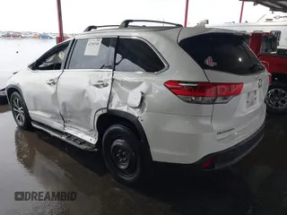 2018 Toyota Highlander SE with VIN 5TDKZRFH9JS536377, listed as a IAAI auction lot 42189368 with 71,979 mi miles and . Bid and sale history available at DreamBid. Image 3.