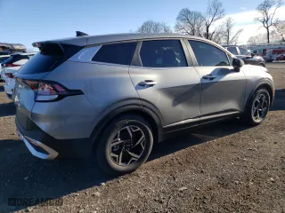 2025 Kia Sportage LX with VIN KNDPU3DF1S7341226, listed as a Copart auction lot 43531105 with 0 mi miles and Salvage Title. Bid and sale history available at carsss.com. Image 3.