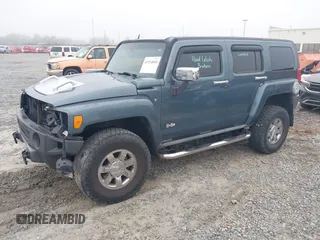 2007 Hummer H3 SUV with VIN 5GTDN13E178106008, listed as a IAAI auction lot 41114010 with 172,695 mi miles. Bid and sale history available at carsss.com. Image 2.