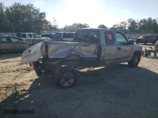 2000 Chevrolet Silverado 2500 LS with VIN 1GCFC29U5YE418894, listed as a Copart auction lot 41668905 with 369,583 mi miles and Salvage Title. Bid and sale history available at carsss.com. Image 3.