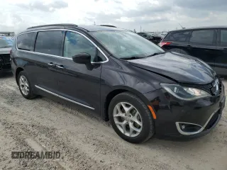 2017 Chrysler Pacifica Touring L z VIN 2C4RC1BG9HR560678, wystawiony jako Copart lot #55420305 z przebiegiem 137 577 mil mil oraz Szkoda całkowita • Salvage title. Historia ofert i sprzedaży dostępna na DreamBid. Obrazek 4.