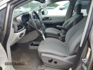 2017 Chrysler Pacifica Touring with VIN 2C4RC1DG6HR552700, listed as a Copart auction lot 61365895 with 128,407 mi miles and Salvage title. Bid and sale history available at DreamBid. Image 7.