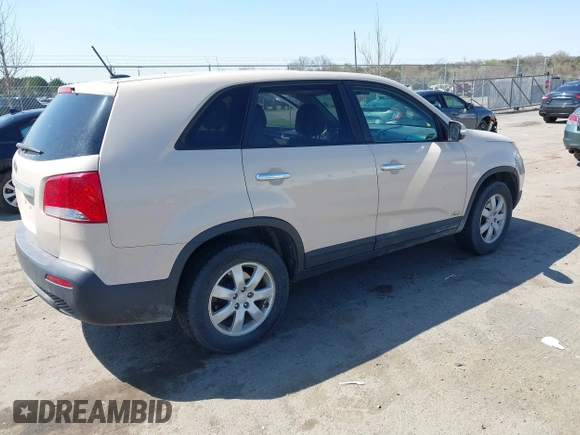 2011 Kia Sorento LX with VIN 5XYKTCA17BG072688, listed as a IAAI auction lot 41903687 with 222,025 mi miles and . Bid and sale history available at DreamBid. Image 4.