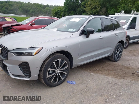 2025 Volvo XC60 Plus с VIN YV4M12RC5S1149246, выставлен на аукционе IAAI как лот 42533801 с пробегом 5 600 миль миль и . История ставок и продаж доступна на DreamBid. Изображение 2.