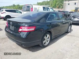 2011 Toyota Camry LE z VIN 4T1BF3EK0BU676801, wystawiony jako IAAI lot #42290335 z przebiegiem 170 653 mil mil oraz . Historia ofert i sprzedaży dostępna na DreamBid. Obrazek 4.