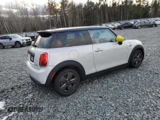 2020 MINI Hardtop Cooper SE with VIN WMWXP3C08L2M32462, listed as a Copart auction lot 88352115 with 19,390 mi miles and Clean Title. Bid and sale history available at DreamBid. Image 3.