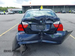 2007 BMW 3 Series 328xi z VIN WBAVC935X7KZ71009, wystawiony jako IAAI lot #42495094 z przebiegiem 106 724 mil mil oraz . Historia ofert i sprzedaży dostępna na DreamBid. Obrazek 12.