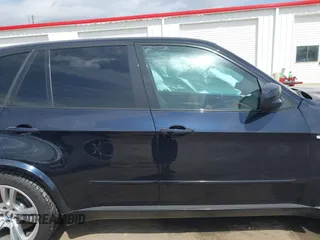 2013 BMW X5 M z VIN 5YMGY0C59DLL15891, wystawiony jako IAAI lot #41851131 z przebiegiem 96 184 mil mil oraz . Historia ofert i sprzedaży dostępna na DreamBid. Obrazek 14.