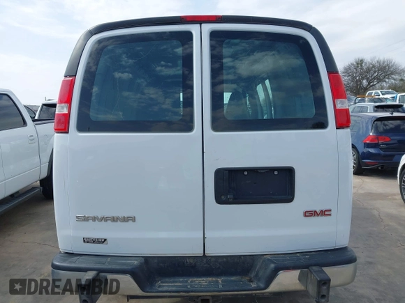 2019 GMC Savana Cargo with VIN 1GTW7AFGXK1220517, listed as a IAAI auction lot 41547025 with 131,264 mi miles. Bid and sale history available at carsss.com. Image 17.