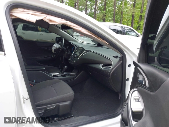 2018 Chevrolet Malibu LT z VIN 1G1ZD5ST6JF175618, wystawiony jako IAAI lot #42257182 z przebiegiem 126 033 mil mil oraz . Historia ofert i sprzedaży dostępna na DreamBid. Obrazek 5.
